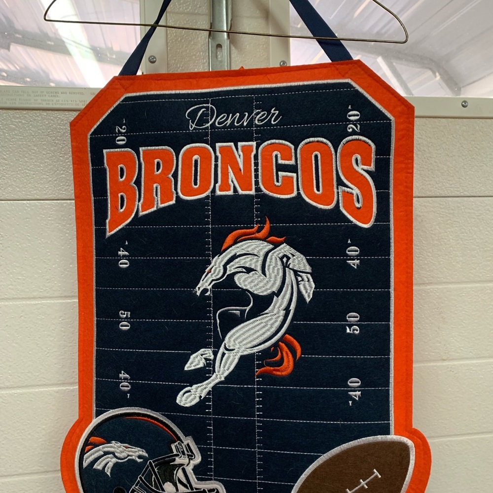Denver Broncos NFL 20" x 16" Felt Door Decor Wall Banner Blue & Orange New